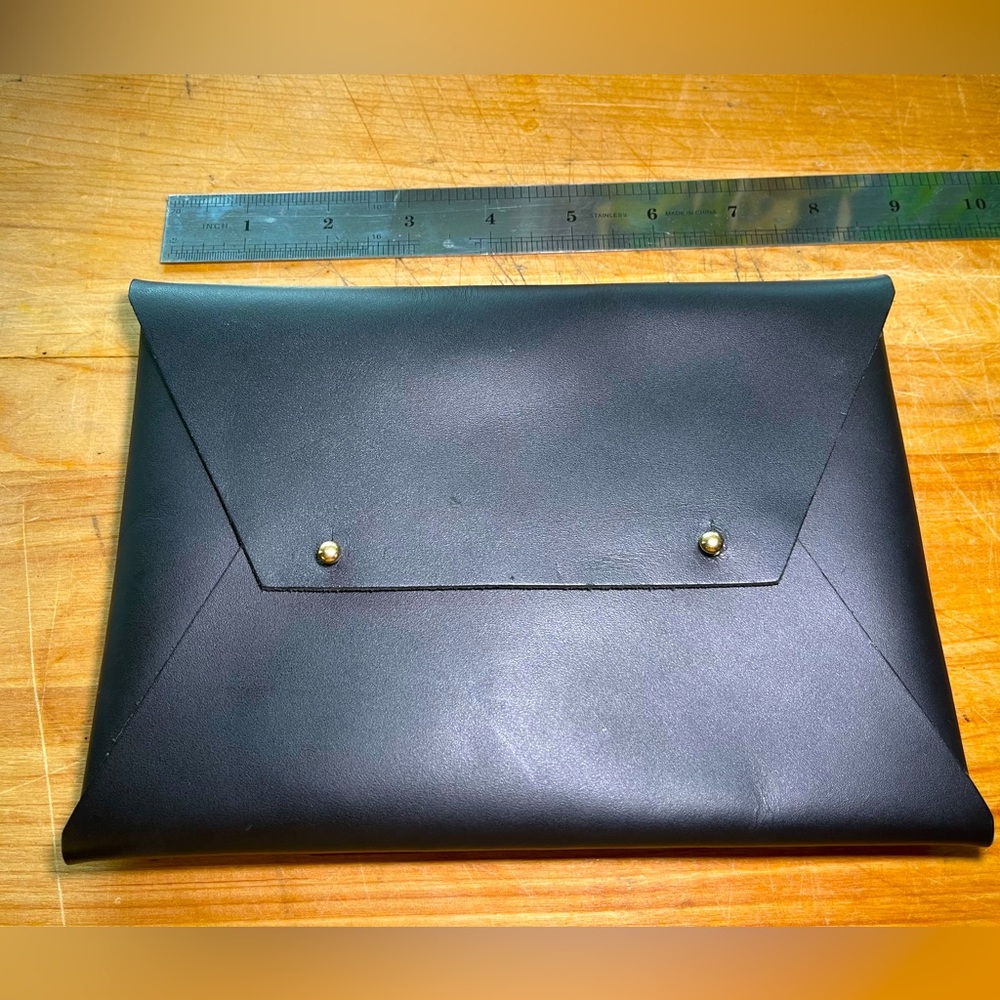 Tribe Alive clutch